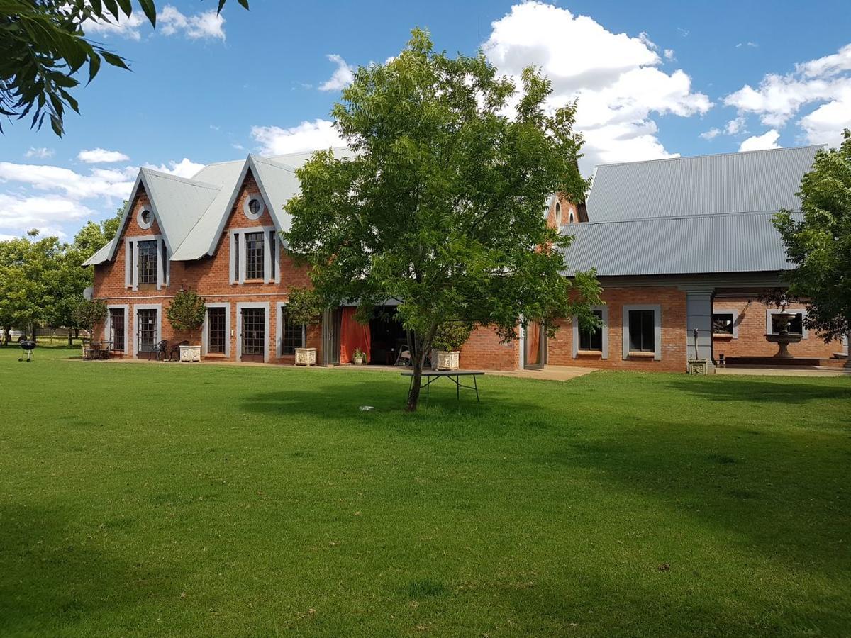 Millstream Inn Guest House Skeerpoort Esterno foto